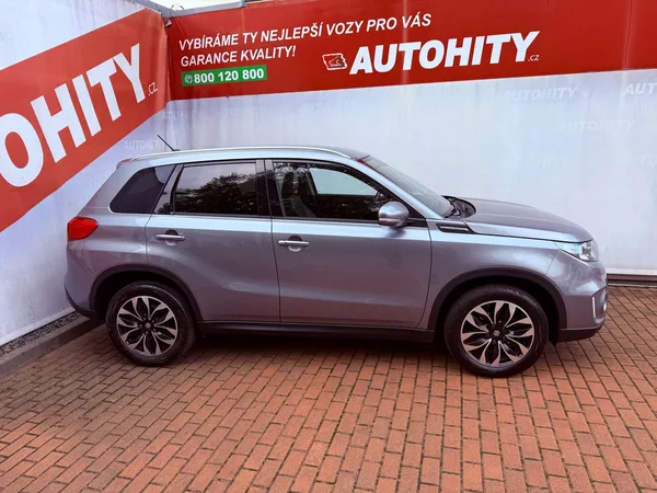 Suzuki Vitara 1.6 Comfort+, Serviska, Navi - foto 5