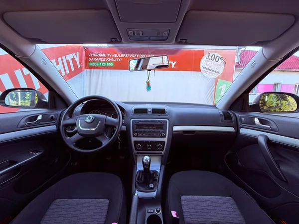 Škoda Octavia 1.6 MPi Ambiente, ČR - foto 13