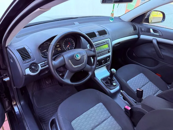 Škoda Octavia 1.6 MPi Ambiente, ČR - foto 14