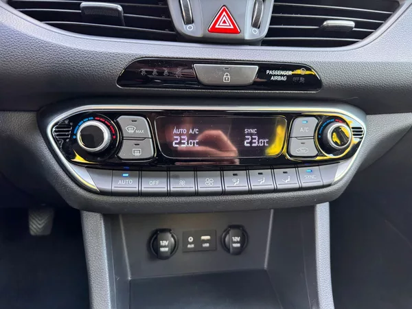 Hyundai I30 1.4 T-GDi Style, ČR, 34 tkm - foto 24