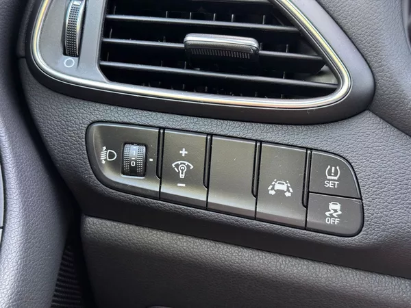 Hyundai I30 1.4 T-GDi Style, ČR, 34 tkm - foto 26