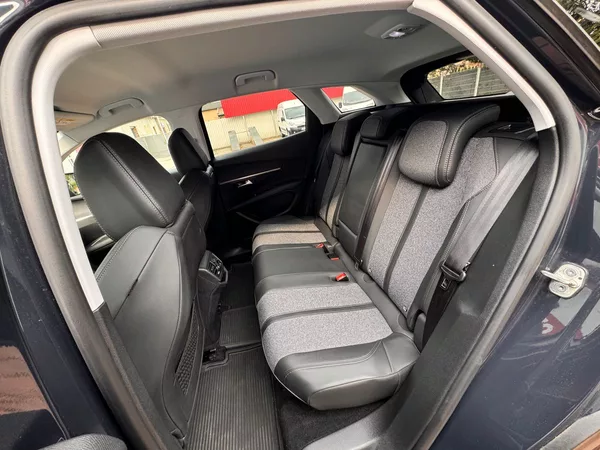 Peugeot 3008 1.5 BlueHDi Allure Aut., ČR - foto 10