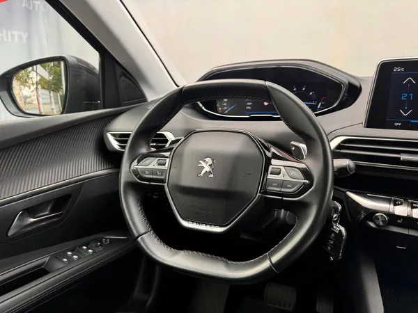 Peugeot 3008 1.5 BlueHDi Allure Aut., ČR - foto 15