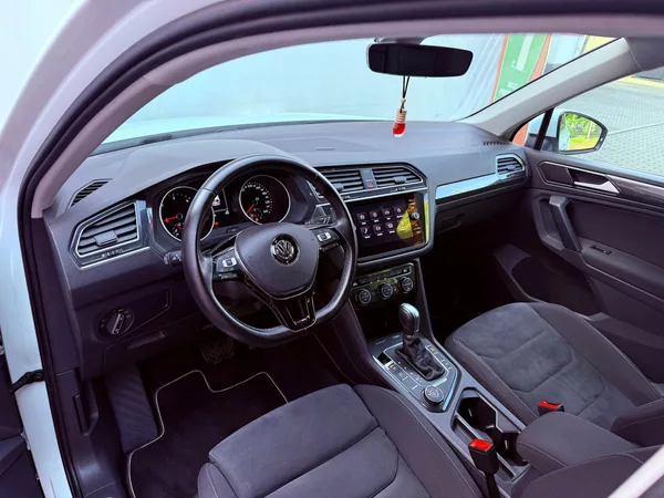 Volkswagen Tiguan 2.0 TDi DSG 4M, ČR, Serviska - foto 17