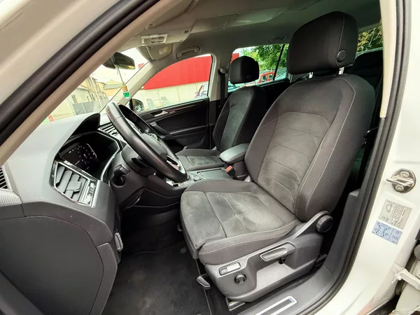 Volkswagen Tiguan 2.0 TDi Elegance DSG 4x4, ČR - foto 17