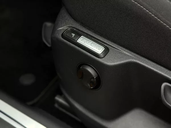 Volkswagen Tiguan 2.0 TDi Elegance DSG 4x4, ČR - foto 18