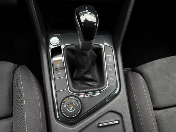 Volkswagen Tiguan 2.0 TDi Elegance DSG 4x4, ČR - foto 29