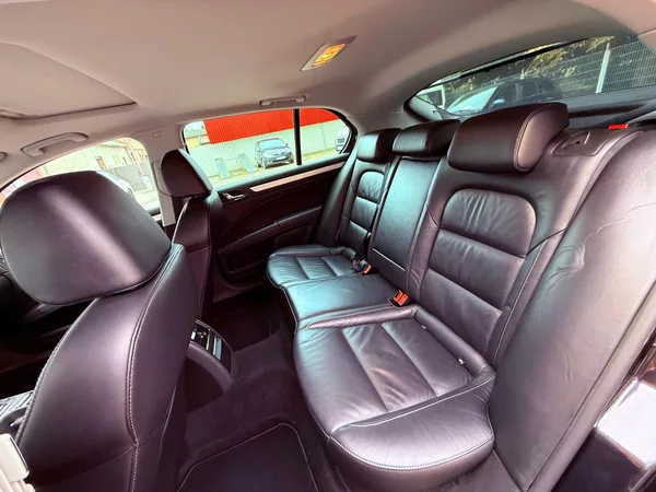 Škoda Superb 2.0 TDi DSG Elegance - foto 11
