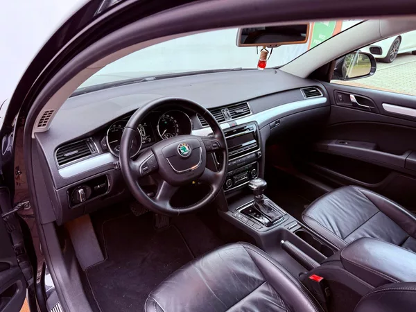 Škoda Superb 2.0 TDi DSG Elegance - foto 13