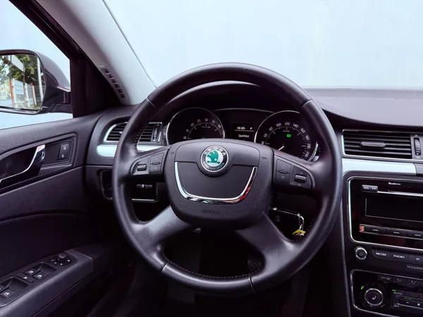 Škoda Superb 2.0 TDi DSG Elegance - foto 15