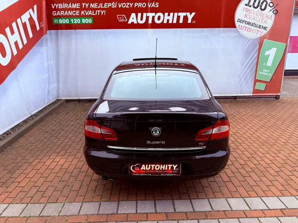 Škoda Superb 2.0 TDi DSG Elegance - foto 7