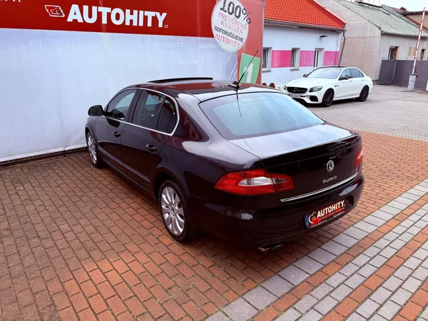 Škoda Superb 2.0 TDi DSG Elegance - foto 8