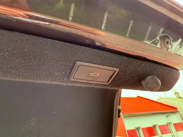 Škoda Superb 2.0 TDi Style, ČR, 1.Maj - foto 11