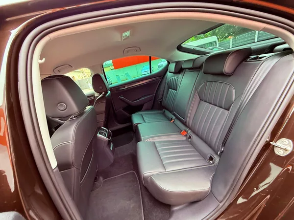Škoda Superb 2.0 TDi Style, ČR, 1.Maj - foto 12