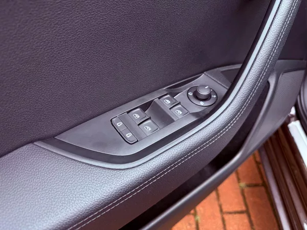 Škoda Superb 2.0 TDi Style, ČR, 1.Maj - foto 13