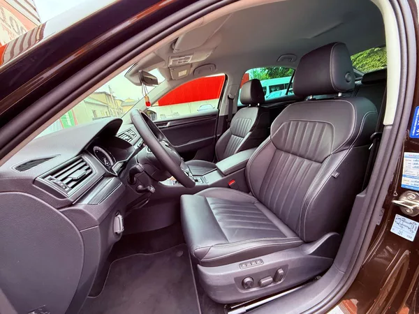 Škoda Superb 2.0 TDi Style, ČR, 1.Maj - foto 14