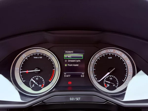 Škoda Superb 2.0 TDi Style, ČR, 1.Maj - foto 19