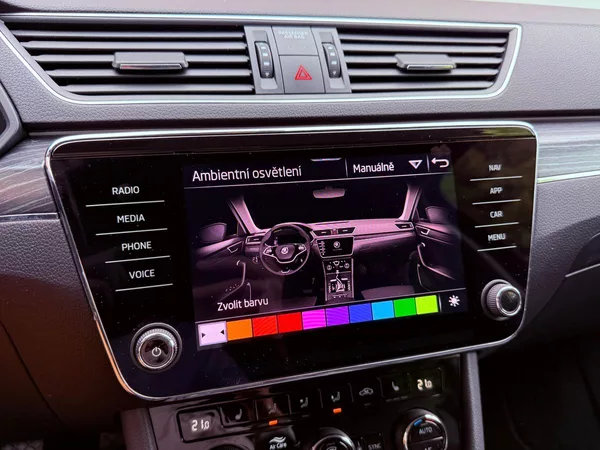 Škoda Superb 2.0 TDi Style, ČR, 1.Maj - foto 24
