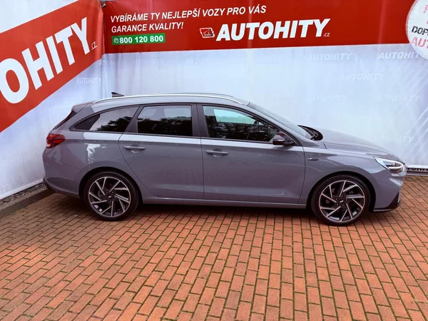 Hyundai I30 1.5 T-GDi N Line DCT, ČR, 1.M - foto 6