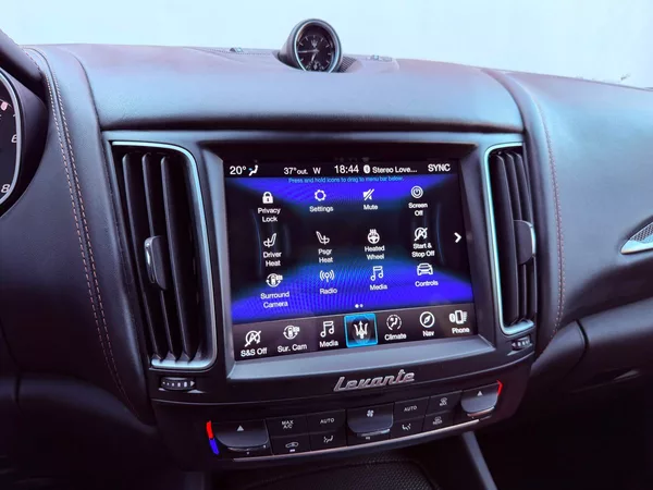 Maserati Levante S GrandLusso Q4 316 kW, ČR, B& - foto 25
