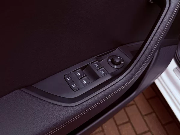 Škoda Superb 2.0 TDi Scout 4x4 DSG, ČR, 1.M - foto 15