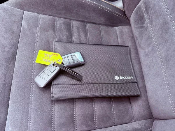 Škoda Superb 2.0 TDi Scout 4x4 DSG, ČR, 1.M - foto 33
