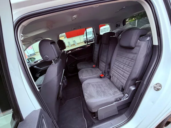 Volkswagen Touran 2.0 TDi Highline, ČR, 7 míst - foto 12