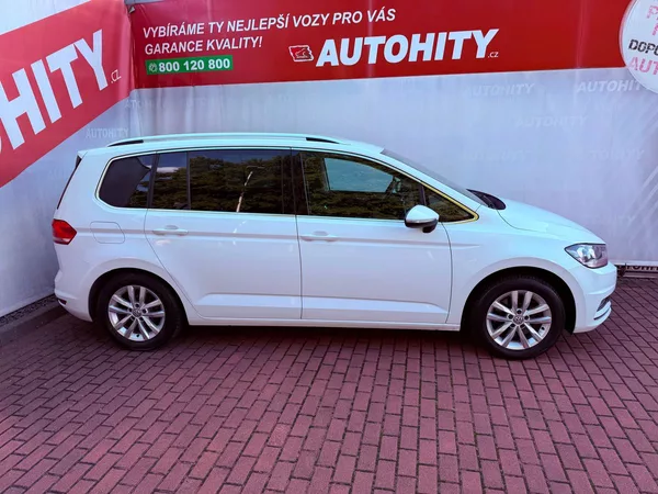 Volkswagen Touran 2.0 TDi Highline, ČR, 7 míst - foto 6