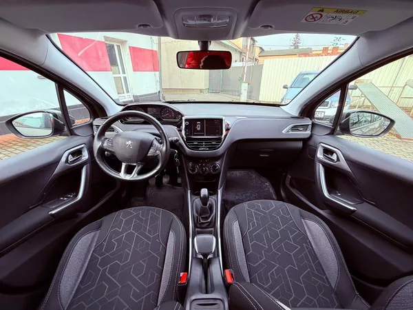 Peugeot 2008 1.2 PureTech Active, ČR, 1.Maj - foto 13