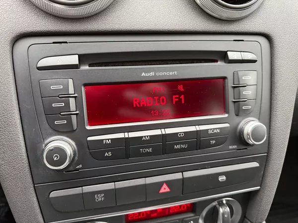 Audi A3 2.0 TDi, AutoAC - foto 16