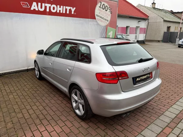 Audi A3 2.0 TDi, AutoAC - foto 8