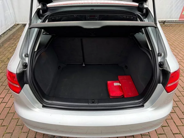 Audi A3 2.0 TDi, AutoAC - foto 9