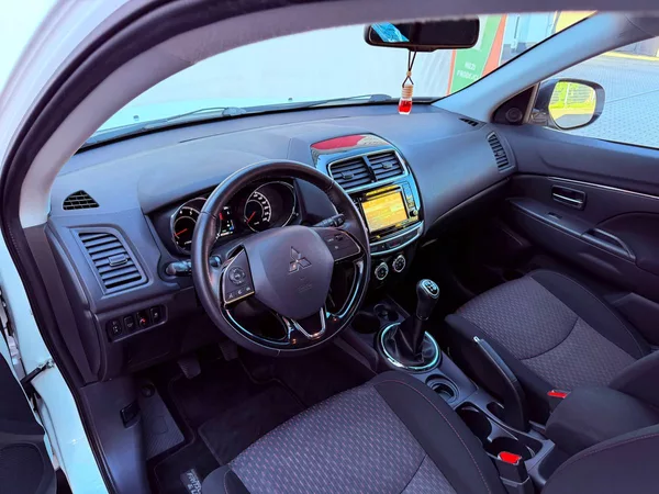 Mitsubishi ASX 1.6 MIVEC Intense+, Serviska - foto 13