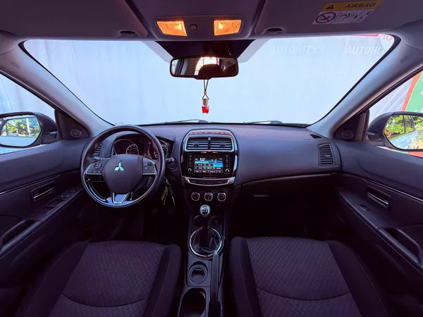 Mitsubishi ASX 1.6 MIVEC Intense+, Serviska - foto 14