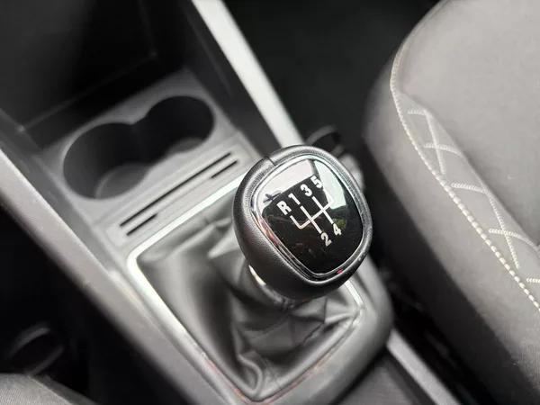Škoda Fabia 1.2 TSi Style, ČR, Serviska - foto 19