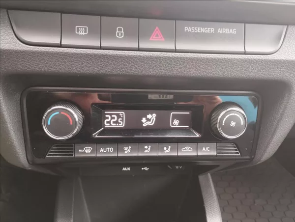 Škoda Fabia 1,2 TSi 66KW 100%KM - foto 14