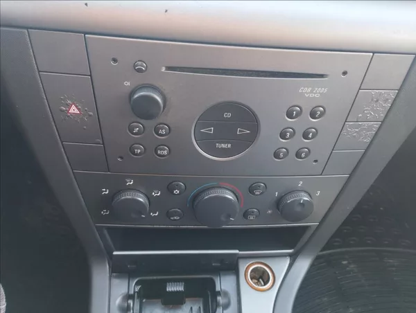 Opel Vectra 1,8 i 90KW - foto 14