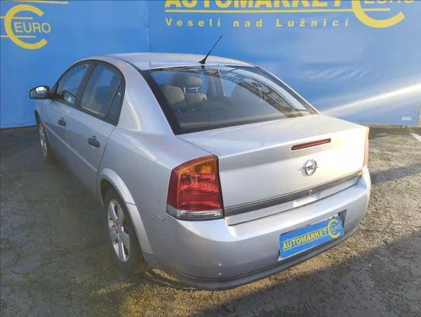 Opel Vectra 1,8 i 90KW - foto 5