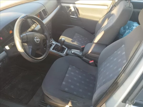 Opel Vectra 1,8 i 90KW - foto 7