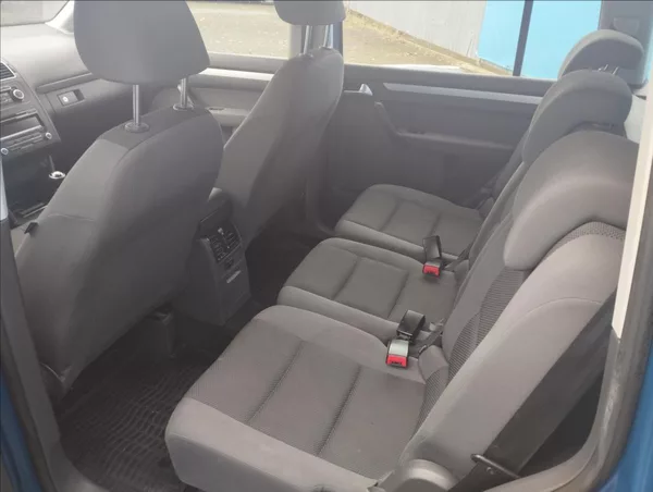 Volkswagen Touran 1,6 TDi - foto 10