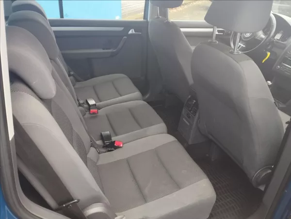 Volkswagen Touran 1,6 TDi - foto 9