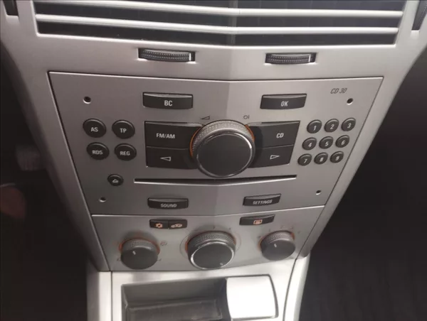 Opel Astra 1,4 66KW - foto 12