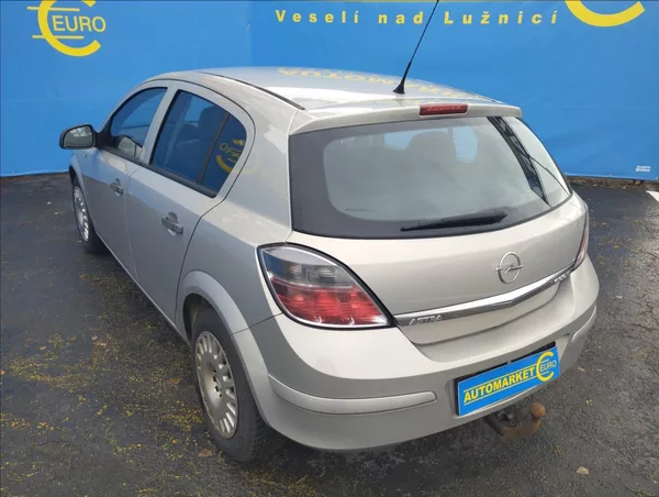 Opel Astra 1,4 66KW - foto 6