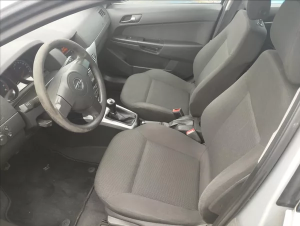 Opel Astra 1,4 66KW - foto 7