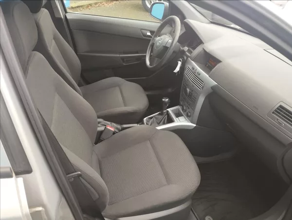 Opel Astra 1,4 66KW - foto 8