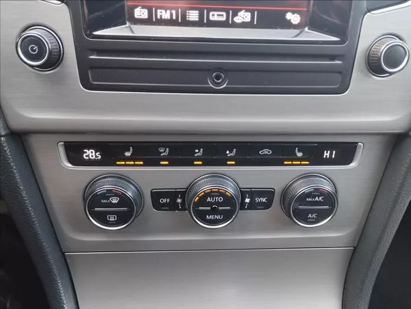 Volkswagen Golf 1,2 TSi 63KW - foto 13