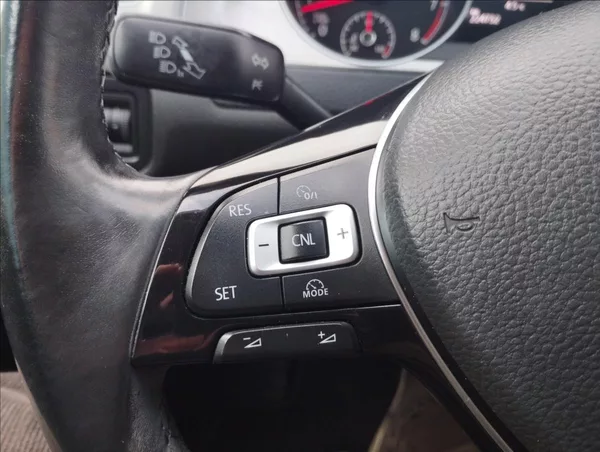 Volkswagen Golf 1,2 TSi 63KW - foto 14
