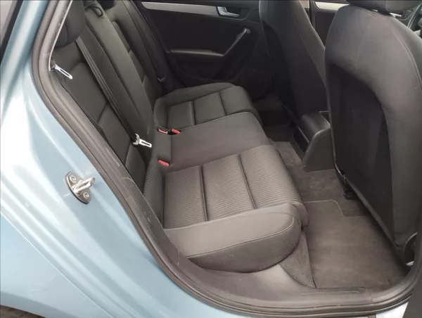 Audi A4 2,0 105KW - foto 9