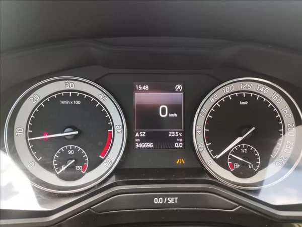 Škoda Superb 2,0 TDi 110KW LAURIN/KLEMENT - foto 11