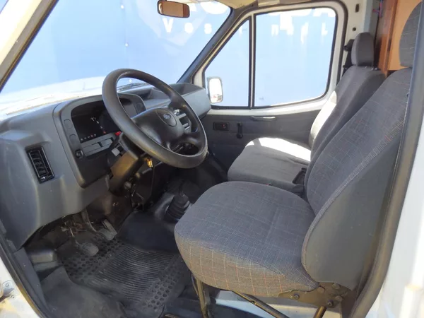 Ford Transit 2.5 D - foto 7